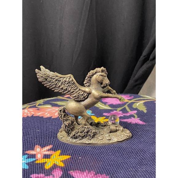 Pewter Pegasus Myth/ Magic Figurine “The Defender of the Crystal” by A G Slocomb - Picture 4 of 12